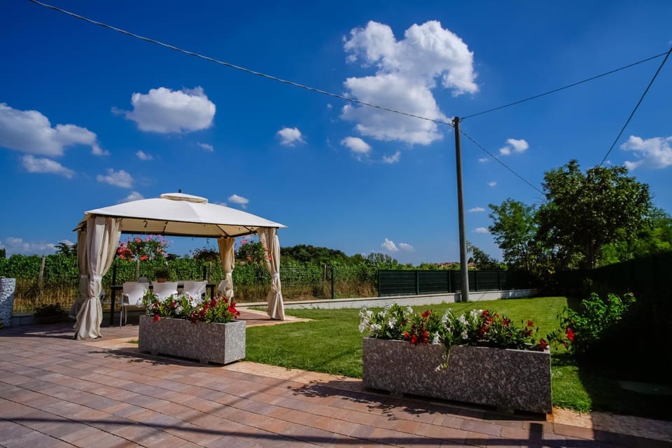 Property building, Garden