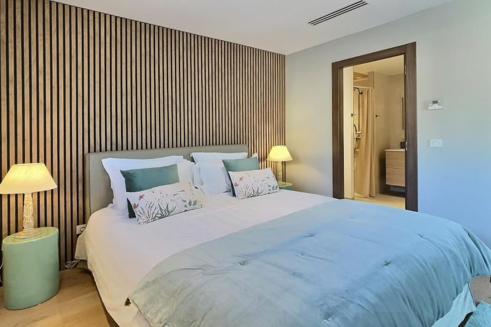 Harmony Modern 5 Etoiles villa with pool for 12 people Villa in Saint-Raphael