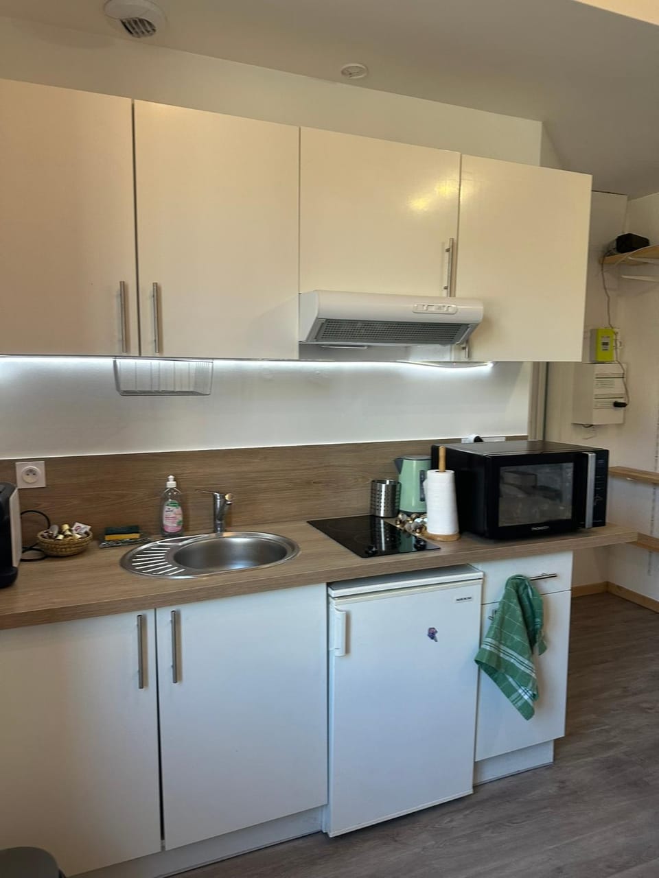 Coffee/tea facilities, kitchen