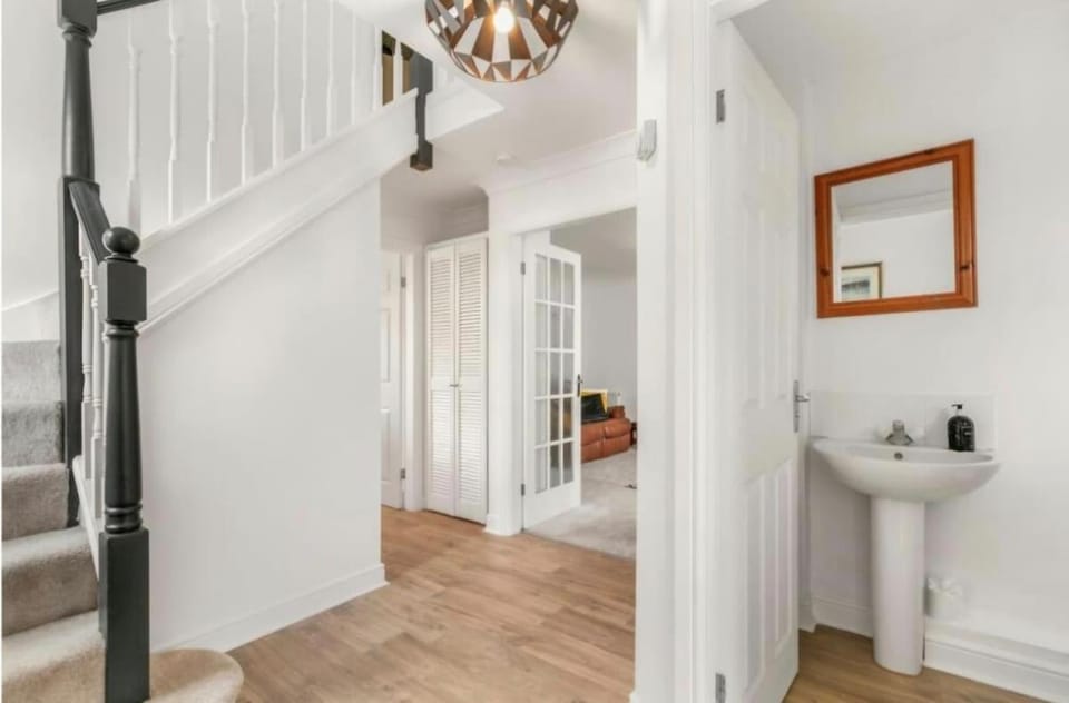 Stylish home close to the Yorkshire Dales & Leeds Airport House in Borough of Harrogate