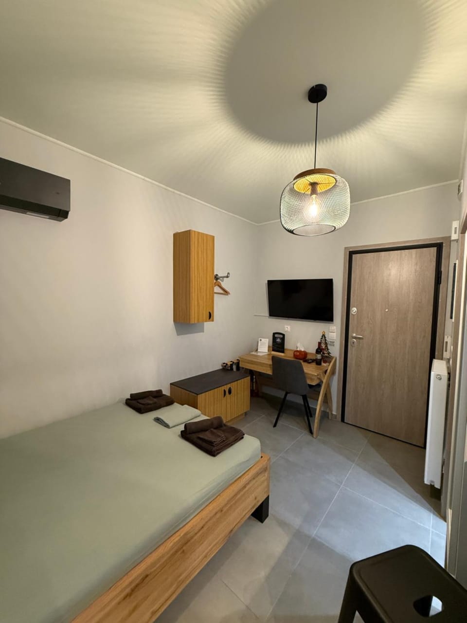 Bed, TV and multimedia