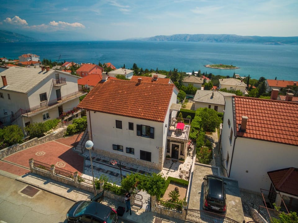 Property building, Bird's eye view, Other, Street view