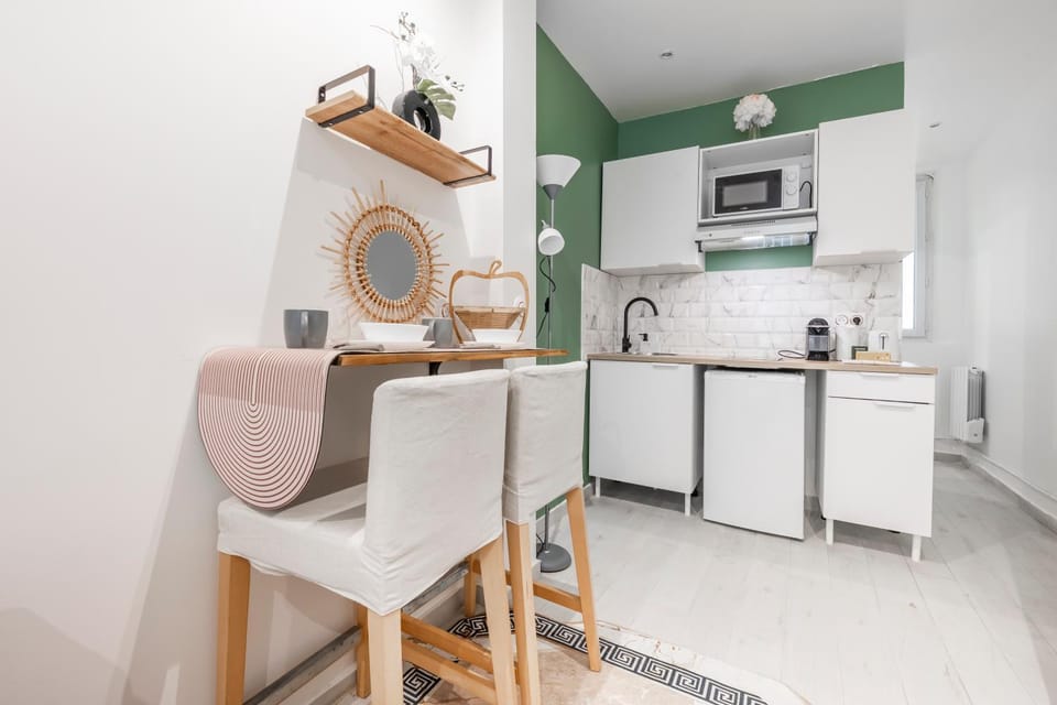 Kitchen or kitchenette, Dining area, dishwasher, minibar, pet friendly, stove, toaster