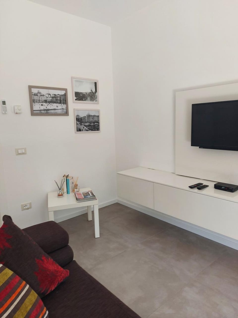 Communal lounge/ TV room, TV and multimedia, Living room, Seating area