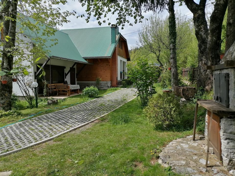 Property building, Natural landscape, Garden, Garden view