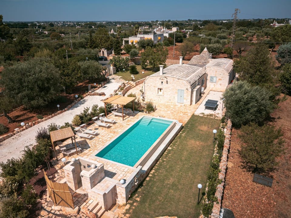 Property building, Natural landscape, Bird's eye view, Pool view