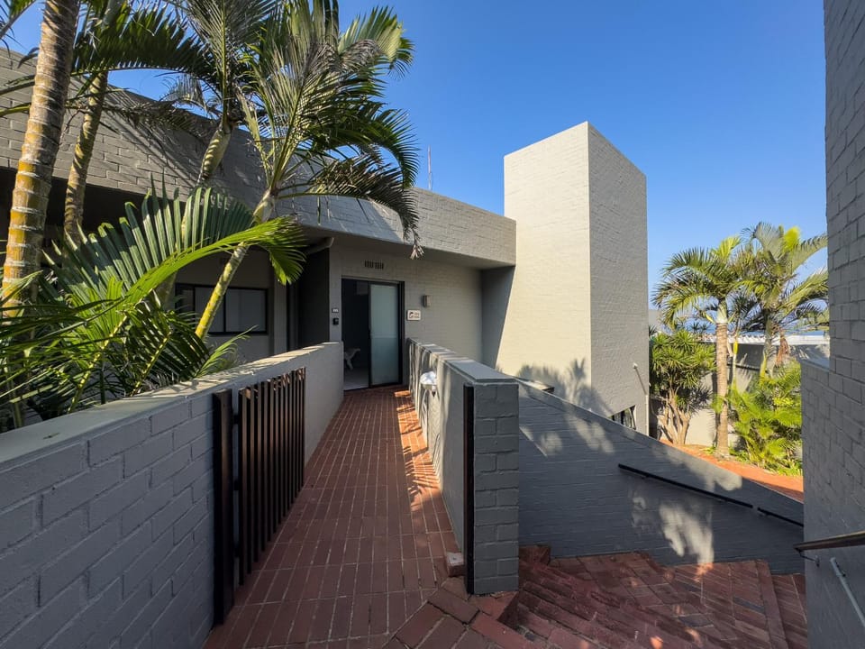 Property building, View (from property/room), Balcony/Terrace