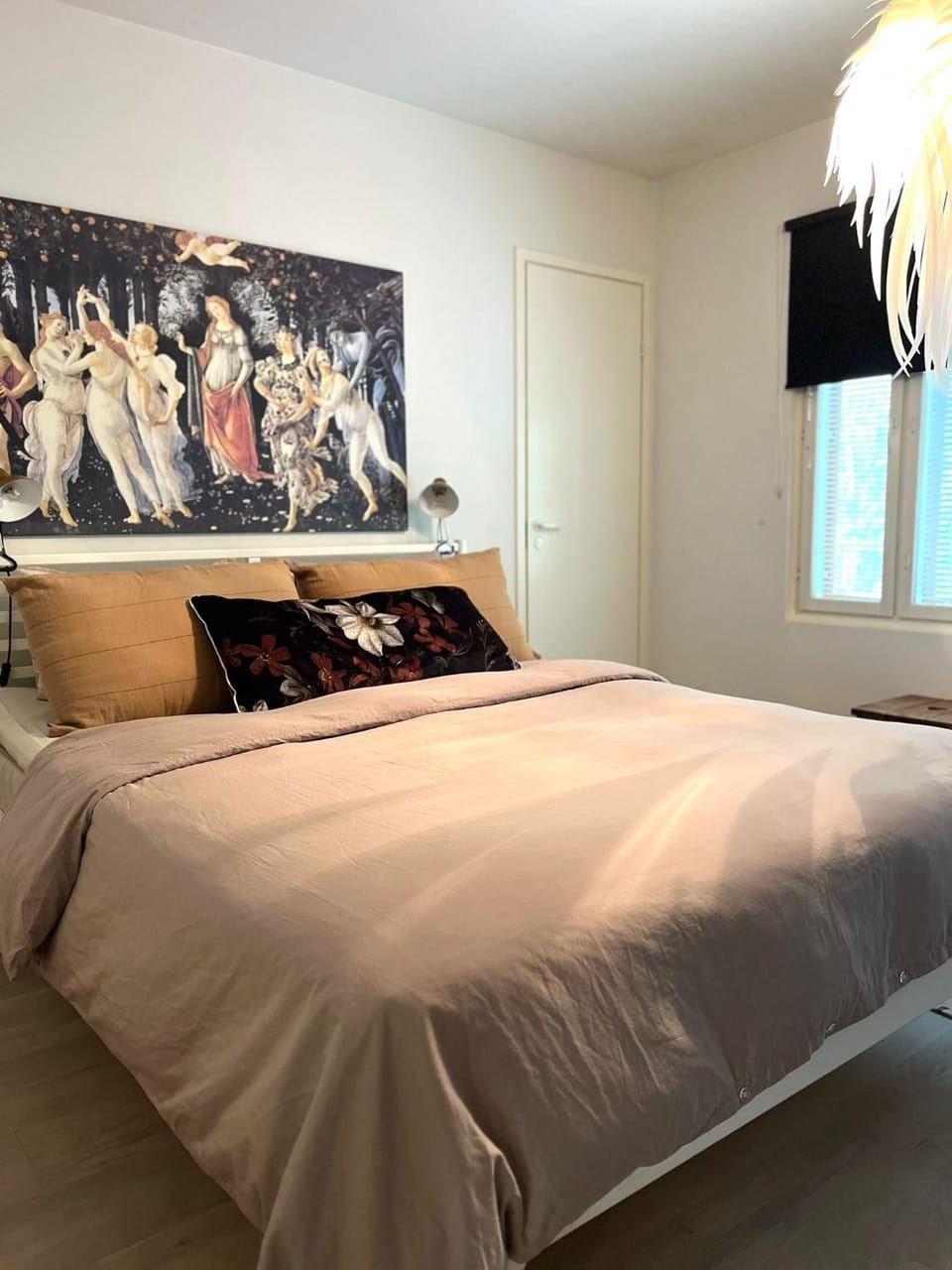 Bed, Photo of the whole room