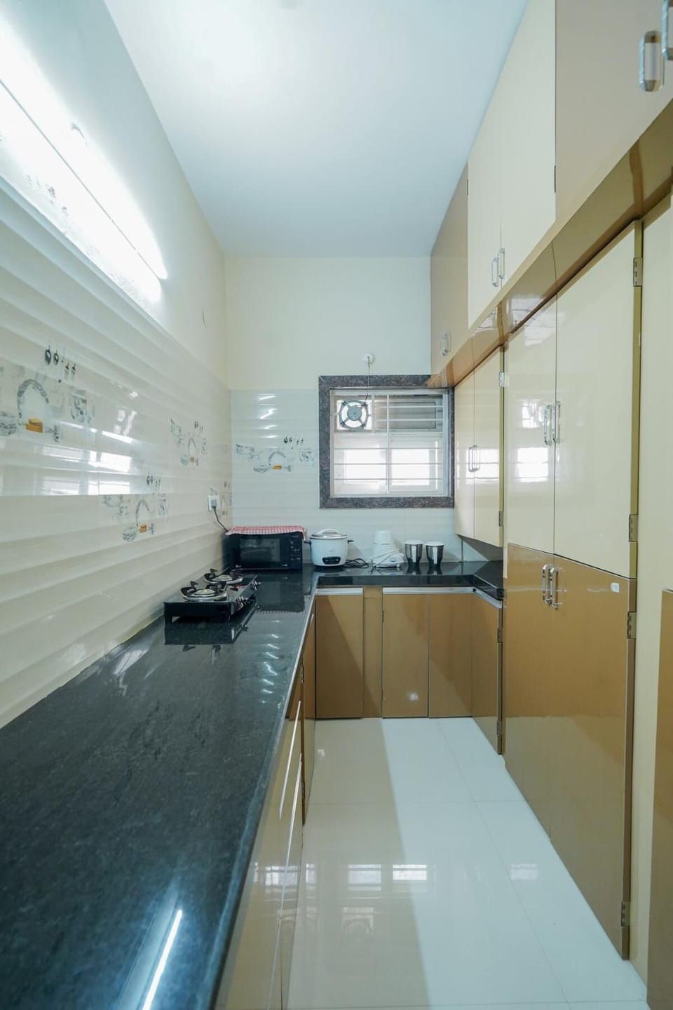 2BHK 101 in the heart of Hyd AIG, continental IKEA House in Hyderabad