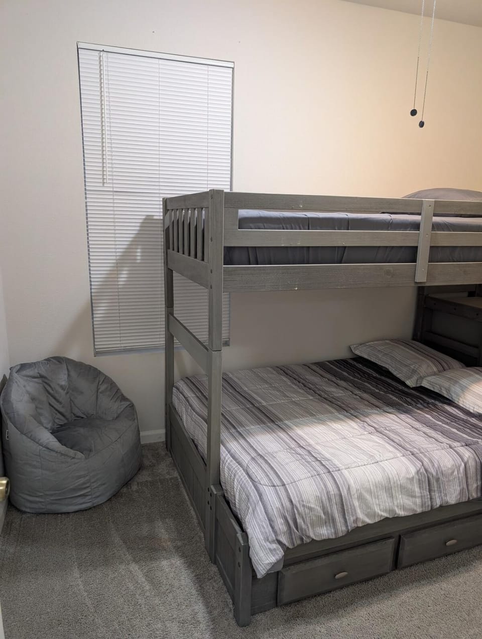 Bedroom, bunk bed