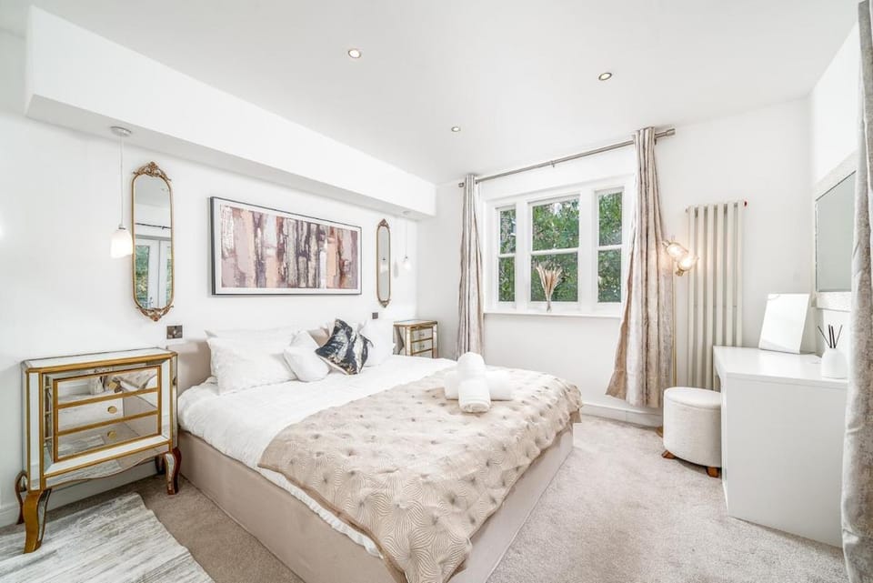 3 Bedroom Maida Vale Flat With Parking Apartment in City of Westminster