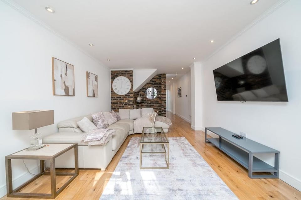 3 Bedroom Maida Vale Flat With Parking Apartment in City of Westminster