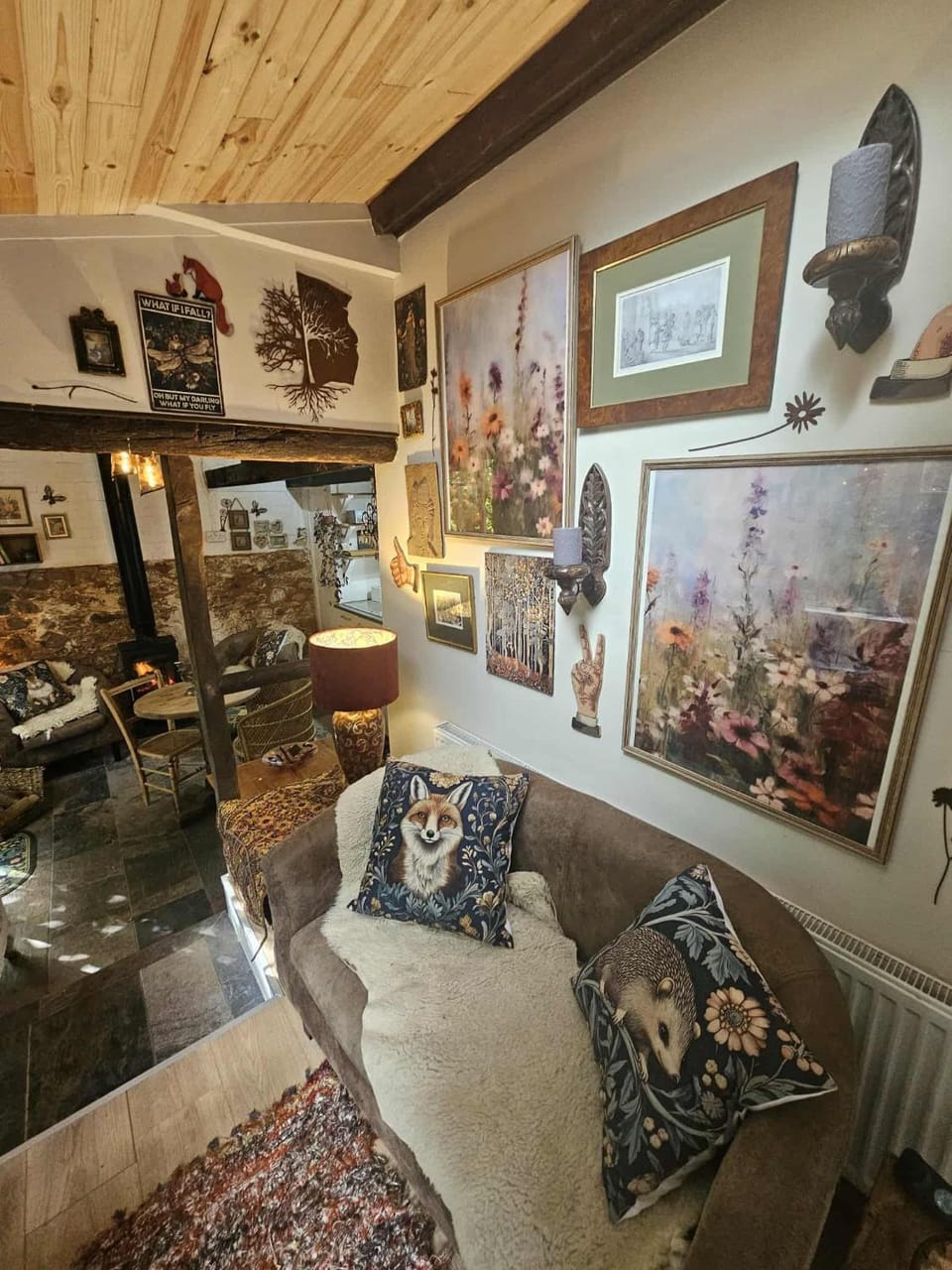 Living room, Seating area