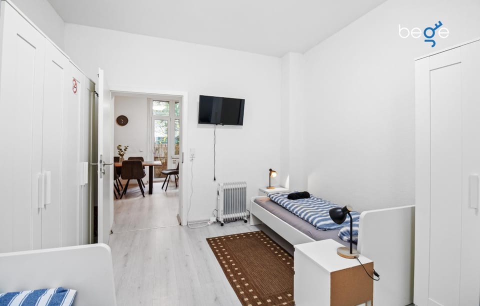 Photo of the whole room, Bedroom, heating, internet