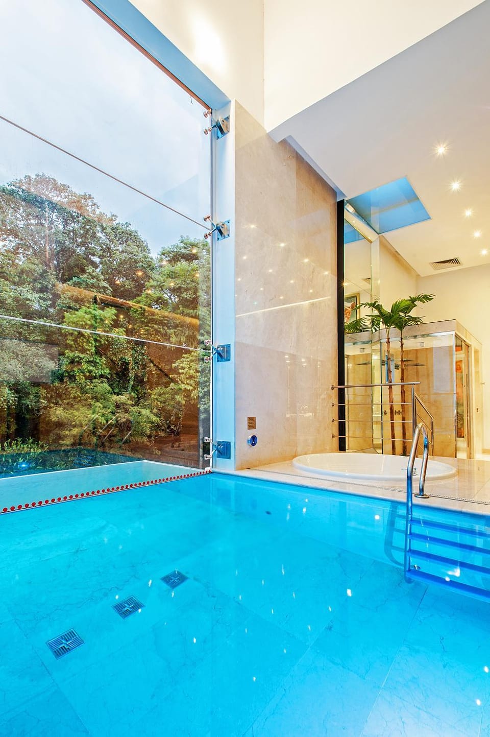 Other, Photo of the whole room, Swimming pool