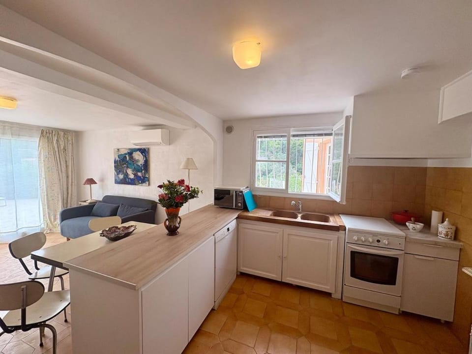 Charmant T2 avec terrasse, piscine et jardin Apartment in Hyères