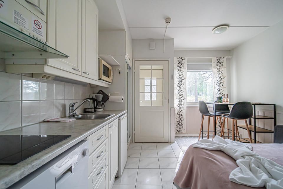 Bed, Living room, Seating area, Dining area, Bedroom, dishwasher, stove