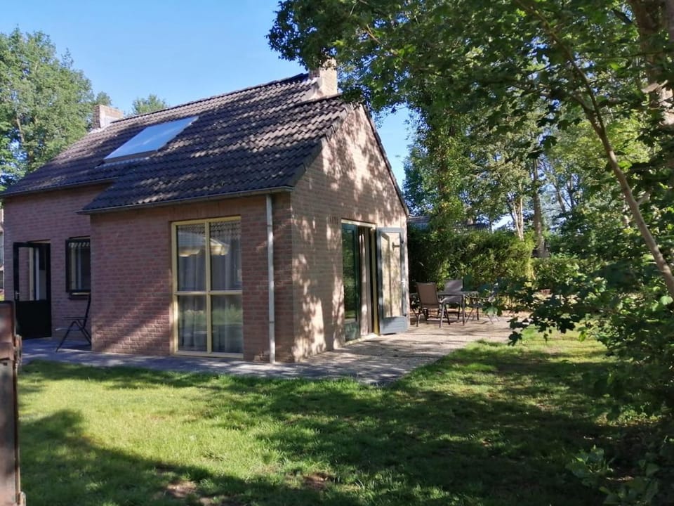 Forest VIP-bungalow at Groene Heuvels House in Gelderland, Netherlands