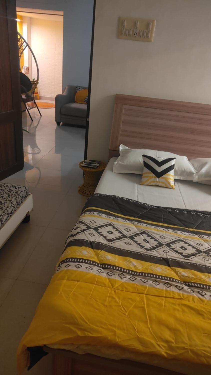 CHIC 4BHK Just 9 Mins to Beach and WhiteTown 4 groups TWLIGHT House in Puducherry