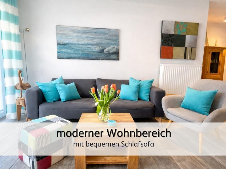 Communal lounge/ TV room, Spring, Summer, Game Room, TV and multimedia, Living room, Seating area, Dining area, Autumn, Garden view, Family, Family, Facility for disabled guests