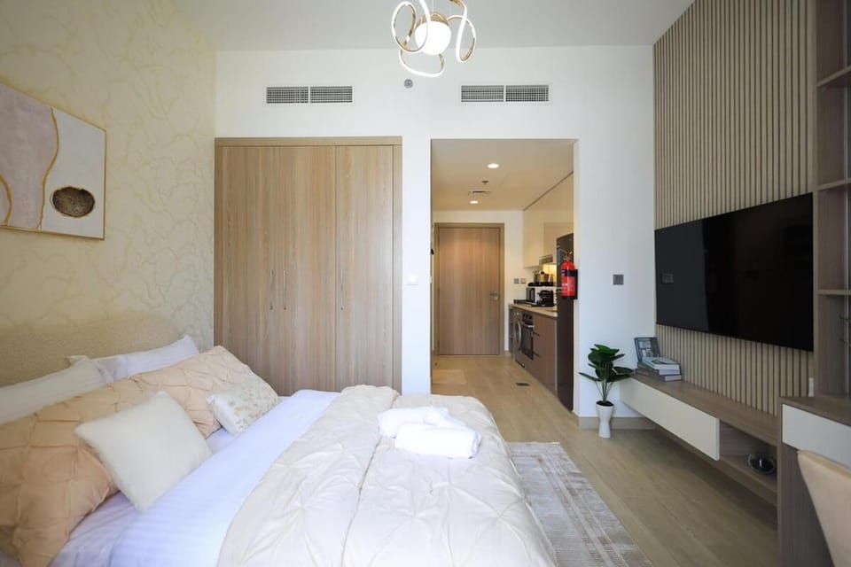 Bed, TV and multimedia, Photo of the whole room, Bedroom, wardrobe, air conditioner