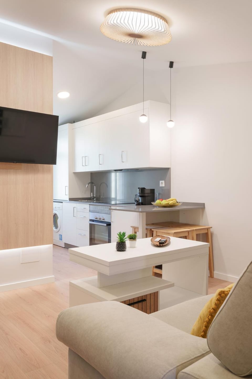 TV and multimedia, Kitchen or kitchenette, Living room, oven, stove