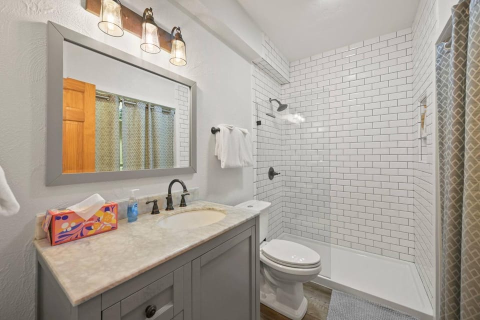 Shower, Bathroom, Decorative detail, Bath