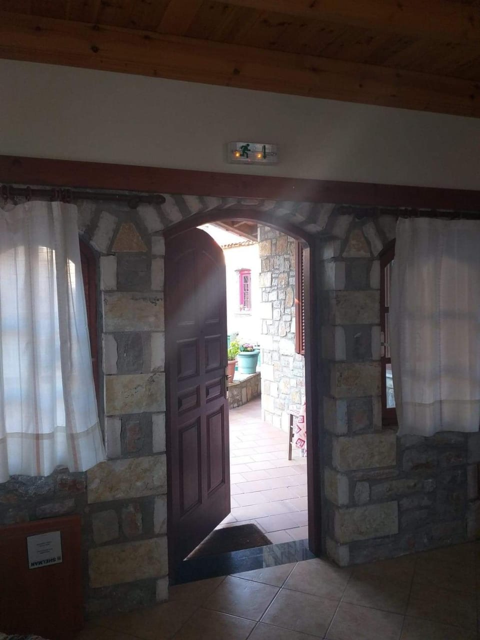 Ξενώνας questhouse Electra isari Bed and Breakfast in Peloponnese Region