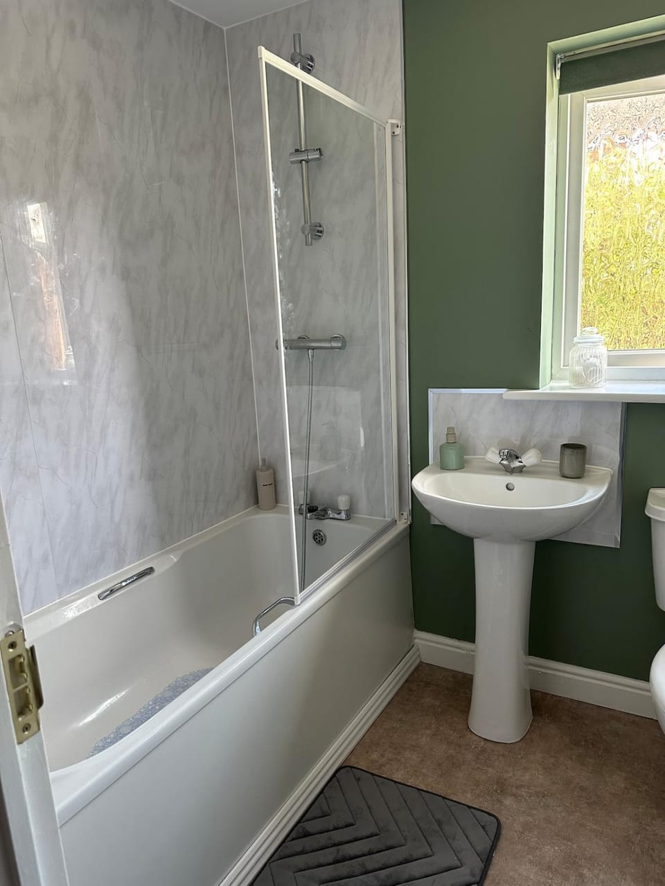 Shower, Bathroom, Bath, towels