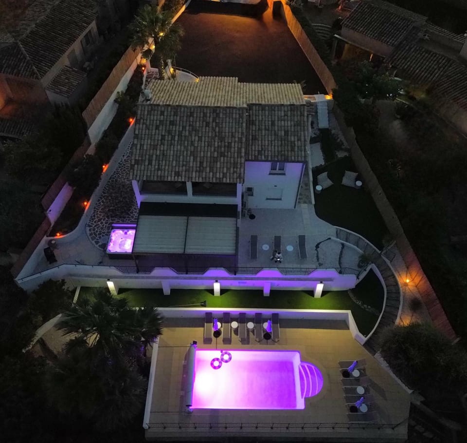 La Bohem'Azur Villa Golfe St Tropez 170m2 5 chambres Piscine Spa Magnifique Vue Dégagée Déco Bohème Chic Villa in Sainte-Maxime