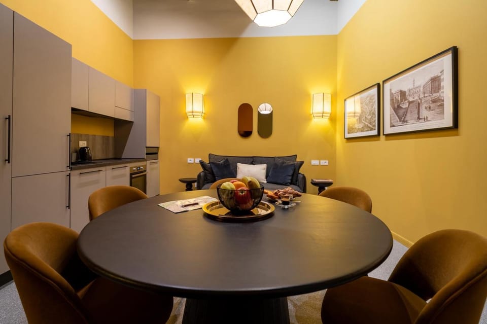 Living room, Dining area