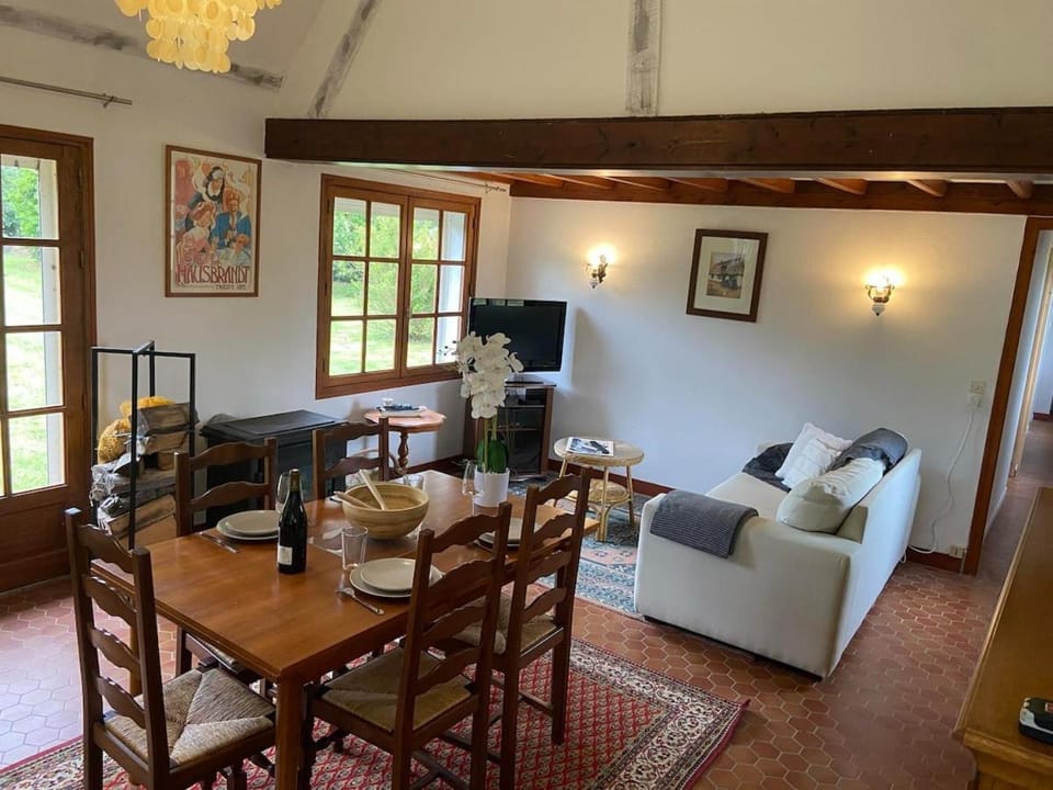 Communal lounge/ TV room, Living room, Seating area, Dining area