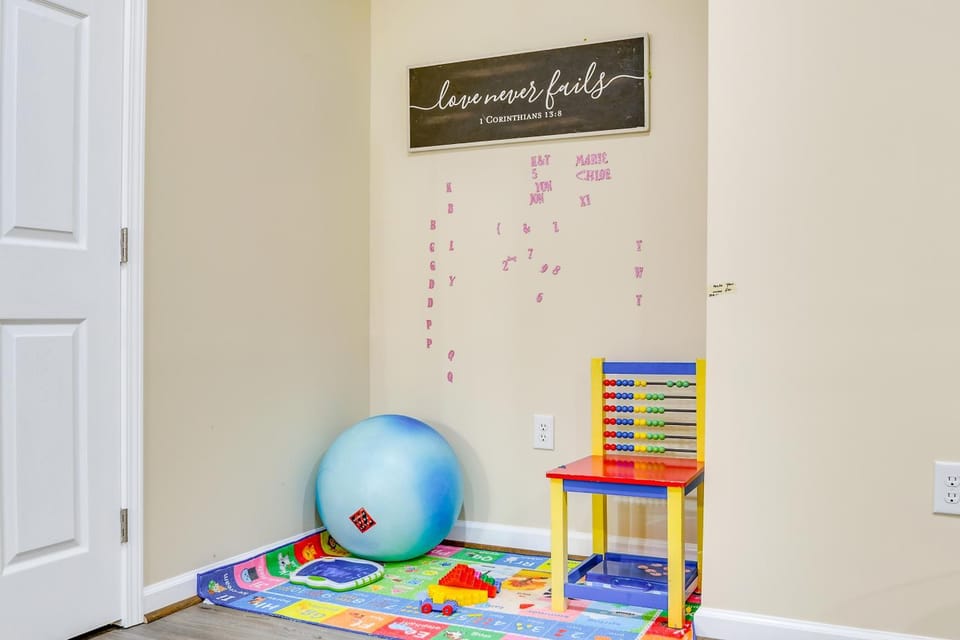 Pets Welcome! Cozy Family Apartment in Sterling Apartment in Herndon