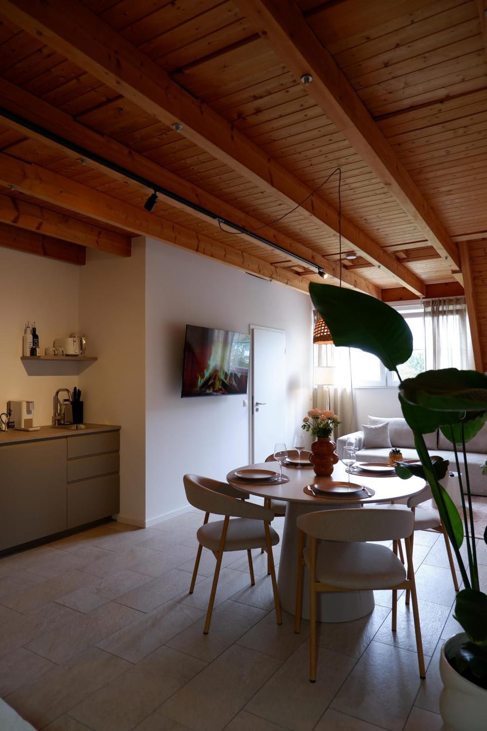 Living room, Seating area, Dining area