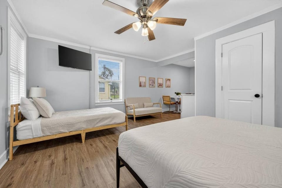 Unit 19 Tiny Haven Unwind in Pensacola House in Alabama