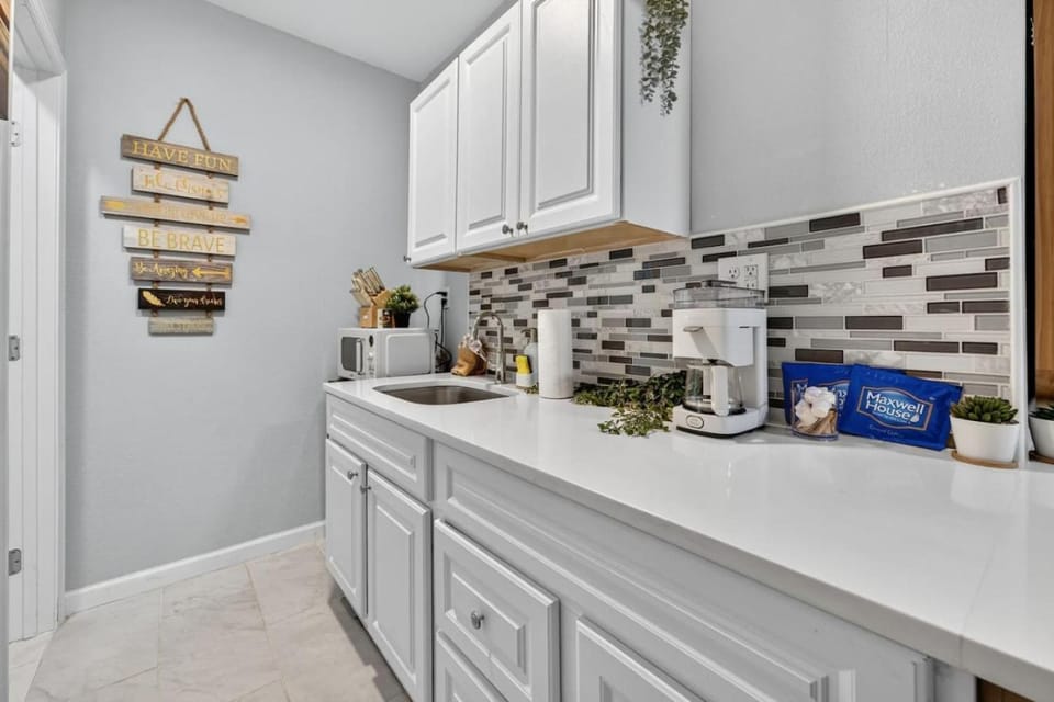 Unit 12 Simple Comfy Tiny Pensacola Studio House in Alabama