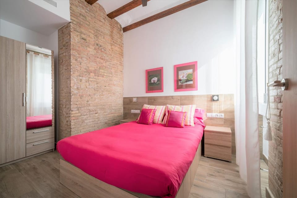 Bed, Balcony/Terrace, Photo of the whole room, Decorative detail, Decorative detail, Bedroom, On site, Garden view, Garden view