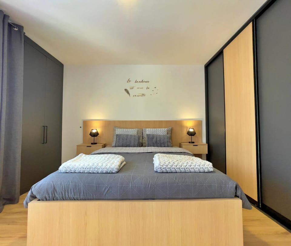 Bed, Bedroom