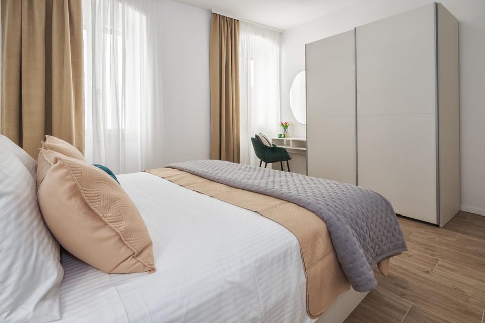 Bed, Bedroom, wardrobe