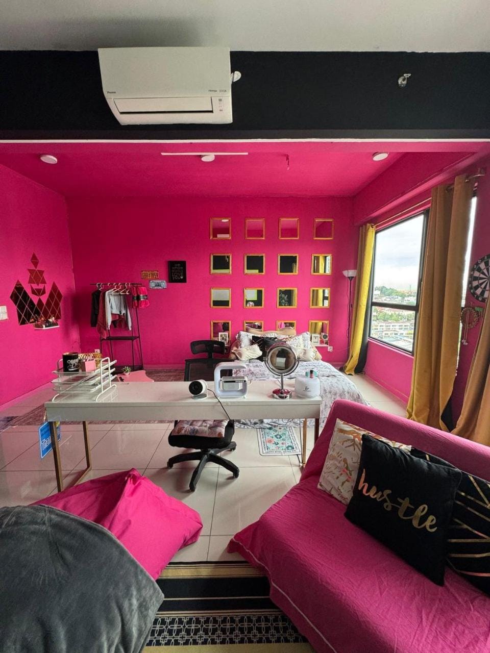 Black pink castle Apartment in Subang Jaya