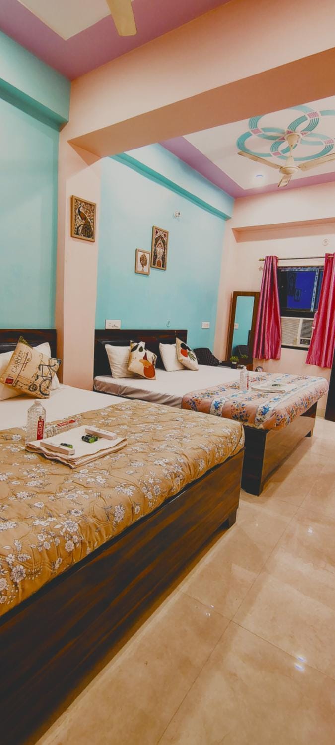 Bed, Living room, Bedroom