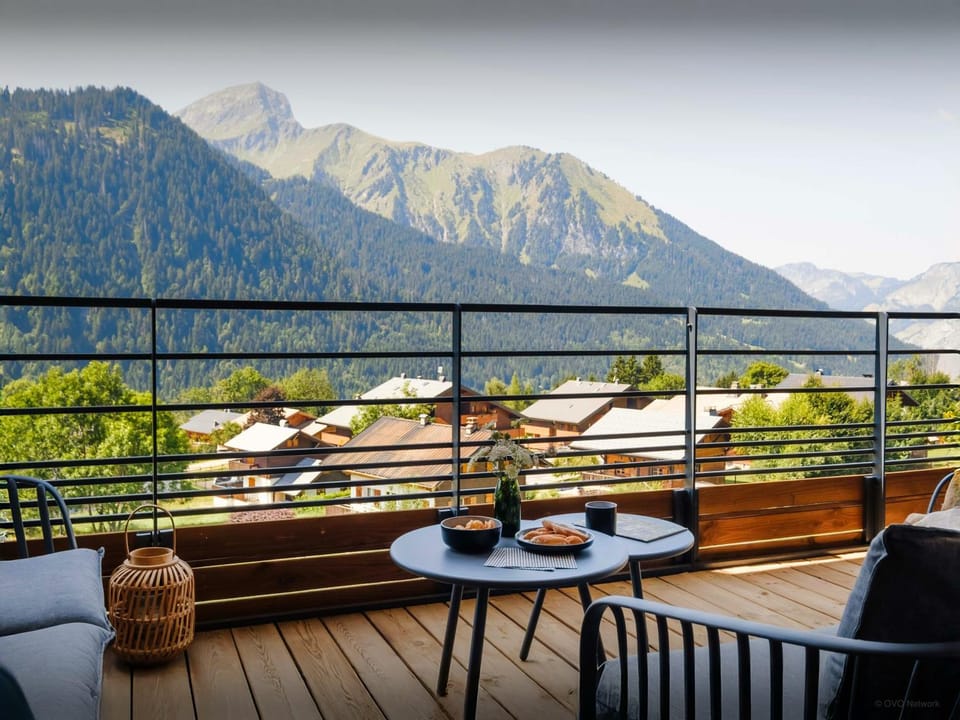 Day, Natural landscape, Summer, View (from property/room), Balcony/Terrace, Seating area, Mountain view
