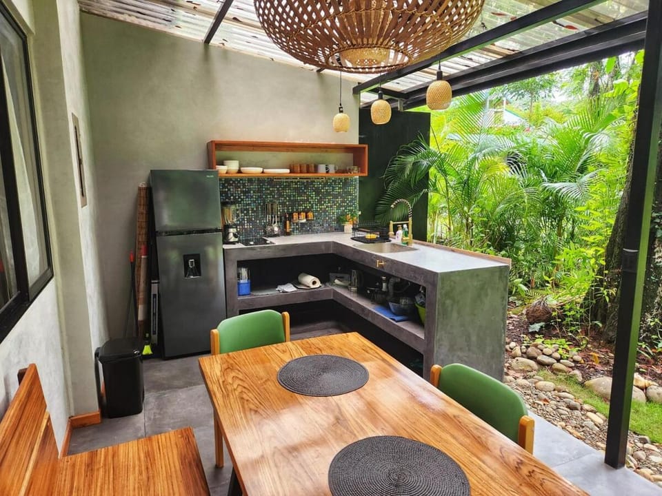 Patio, Dining area, kitchen
