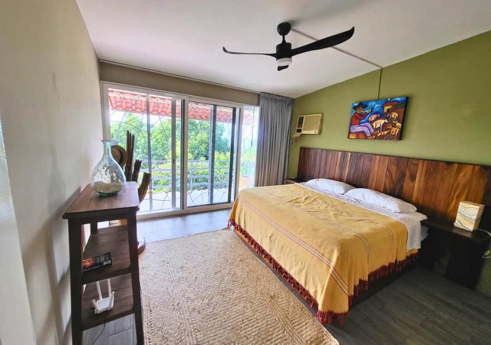 Bed, Photo of the whole room, Bedroom, air conditioner