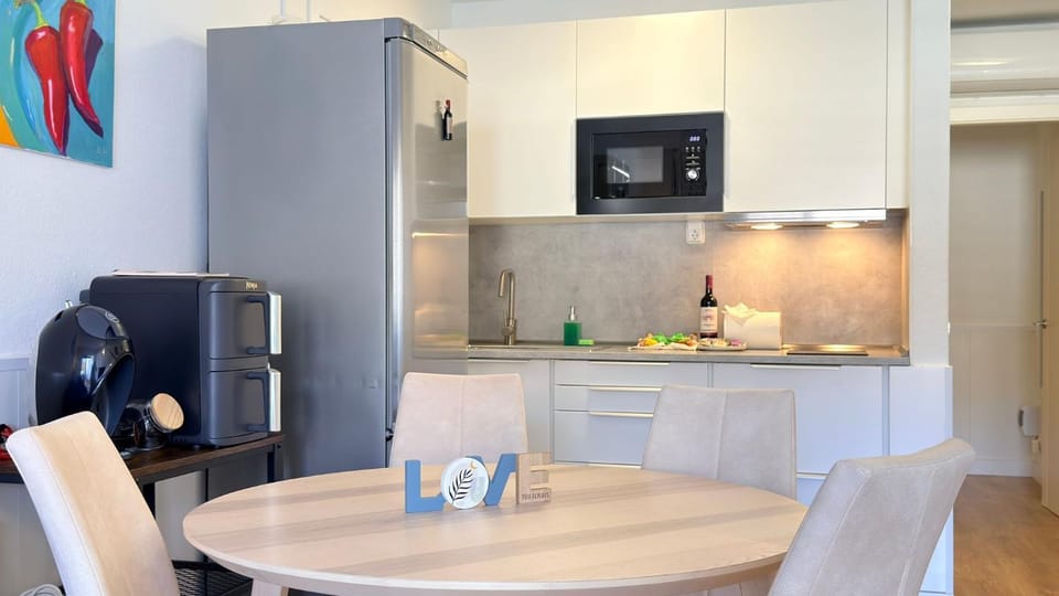 microwave, oven, kitchen