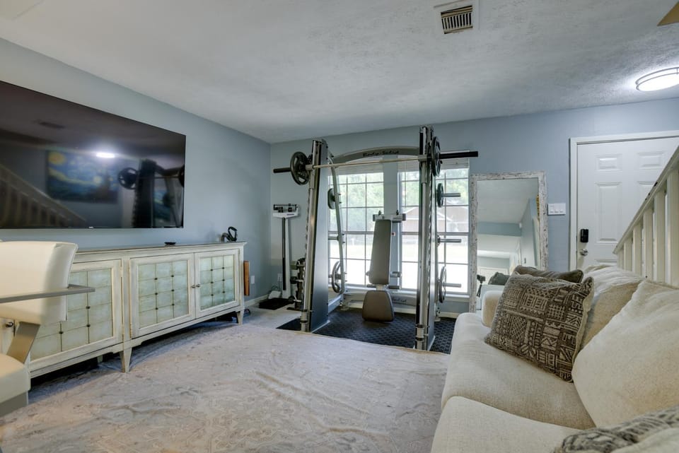 Pets Welcome! Humble Townhome 4 Mi to Airport House in Humble