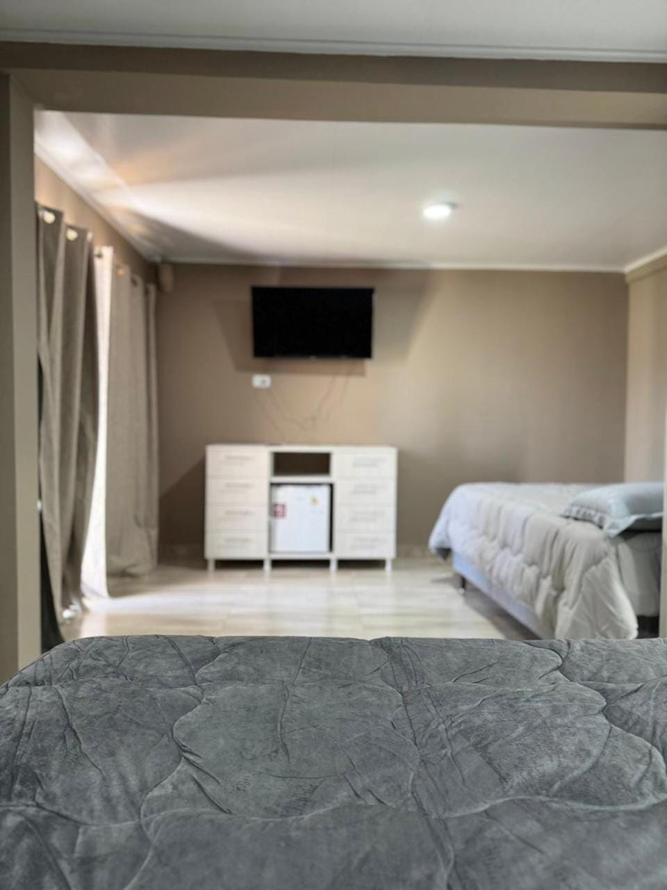 Bed, TV and multimedia, Bedroom
