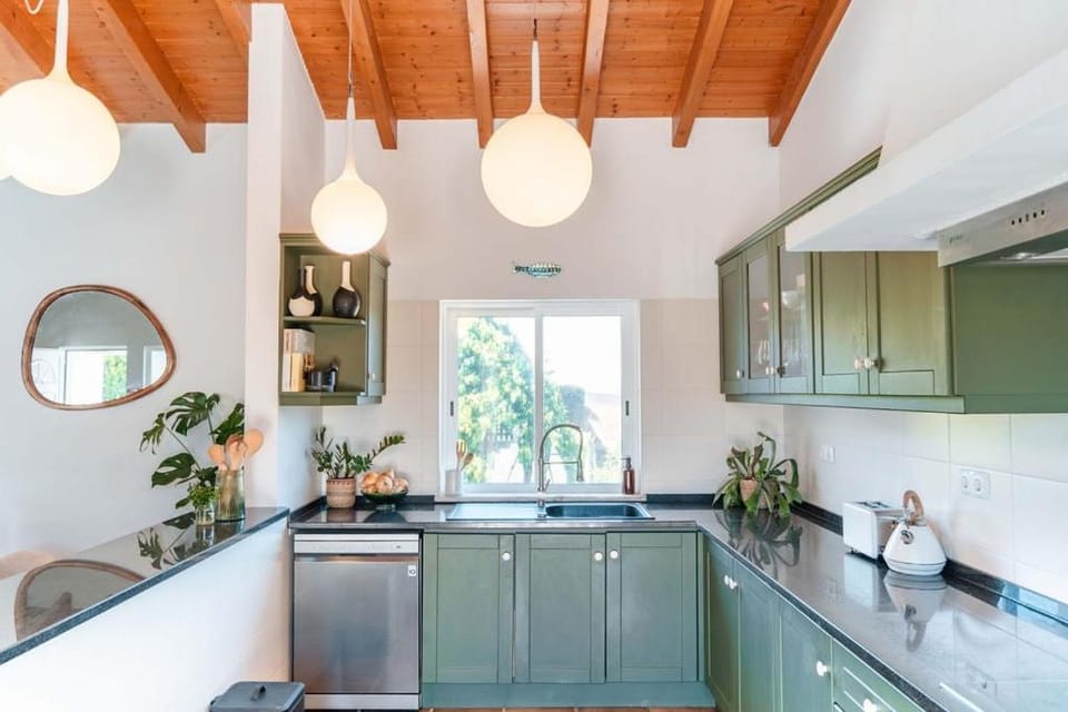 Casa Calma - The House of Rest - Surf & Yoga Villa in Faro District