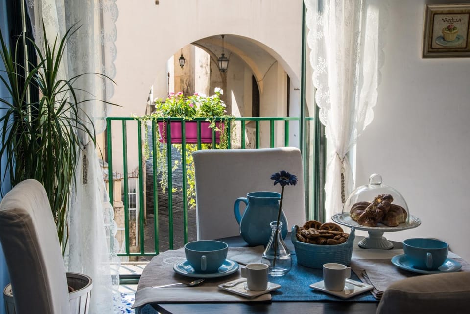 Decorative detail, Dining area