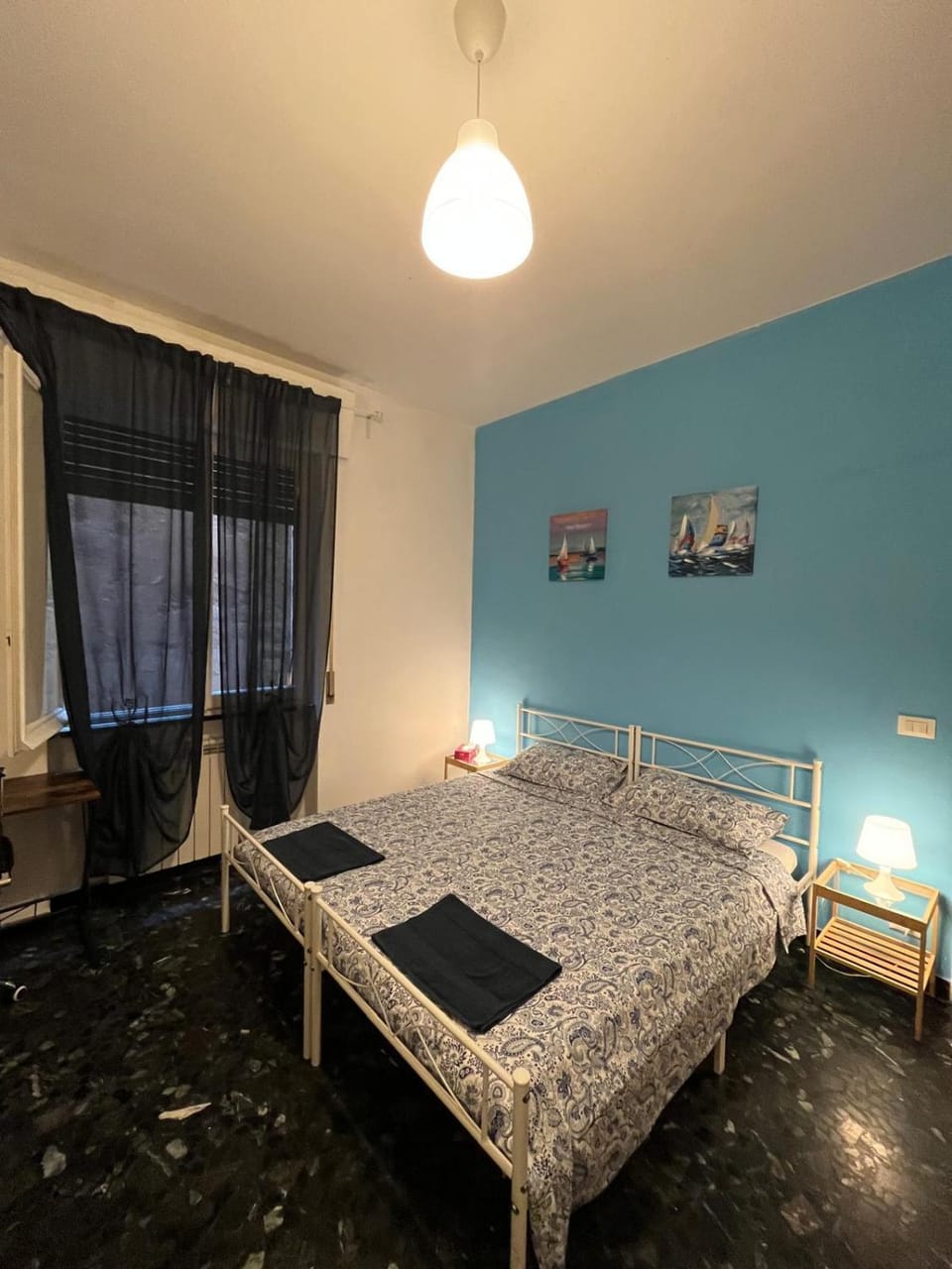 Yalda private Room Bed and Breakfast in Genoa